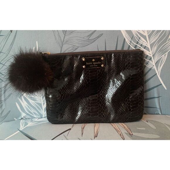 Kate Spade black Snake Skin Clutch Purse Handbag FUR ZIPPER PULL - Picture 1 of 11